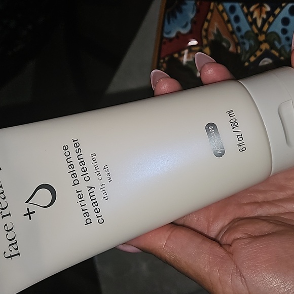 Face Reality Barrier Balance Creamy Cleanser 180 ml - Picture 3 of 4